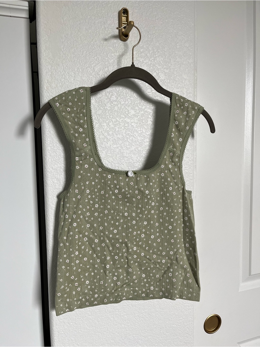 Hippie Rose Green Floral Square-Neck Tank Spring Style Casual Wear Women’s Med